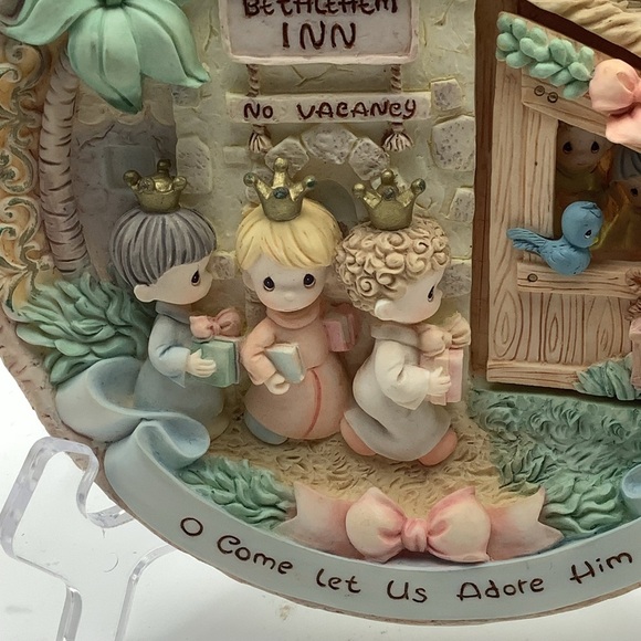 Vintage Precious Moments Nativity Wall Hanging 3D Bethlehem Inn - Picture 3 of 9